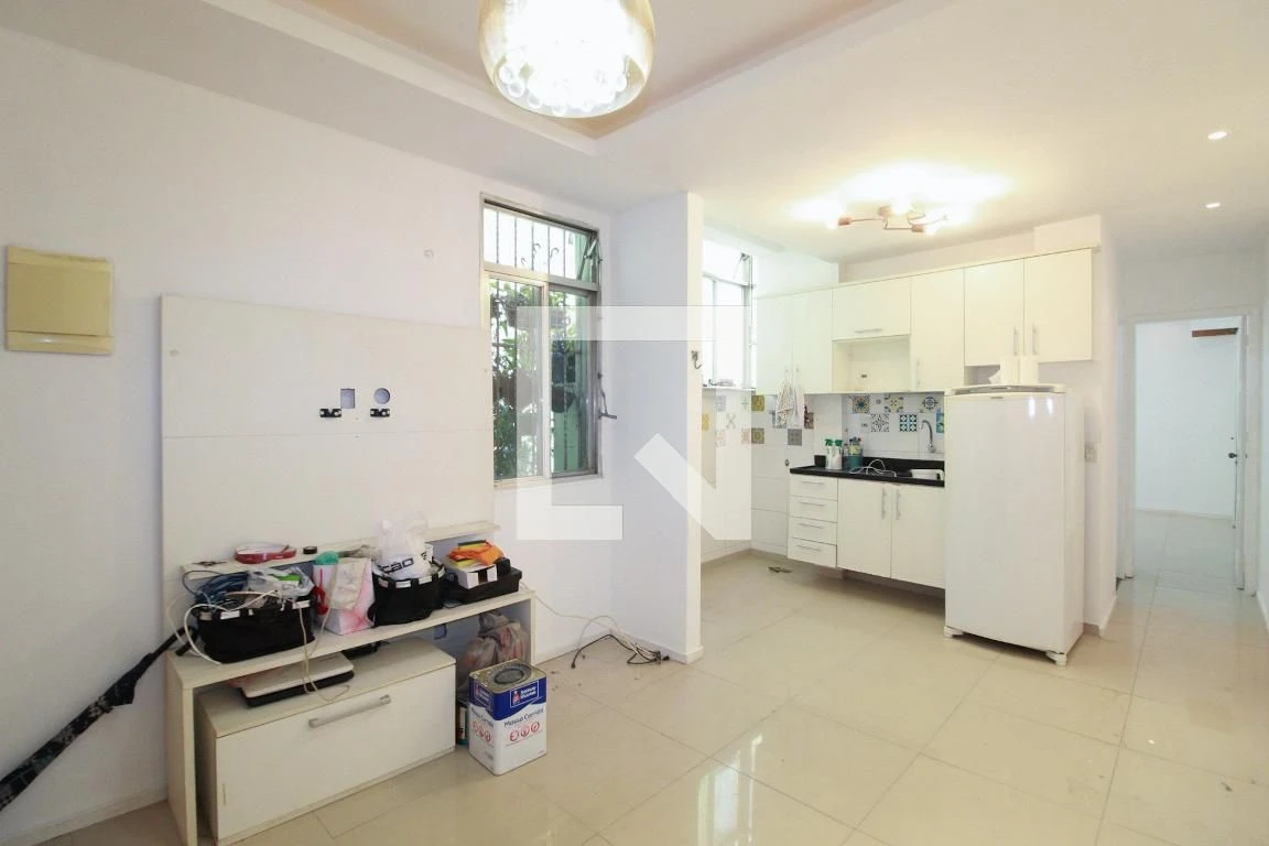 One-bedroom apartment with a washing machine — photo 2