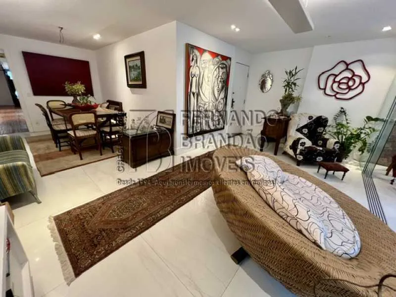 3-bedroom apartment with an open-plan kitchen — photo 10