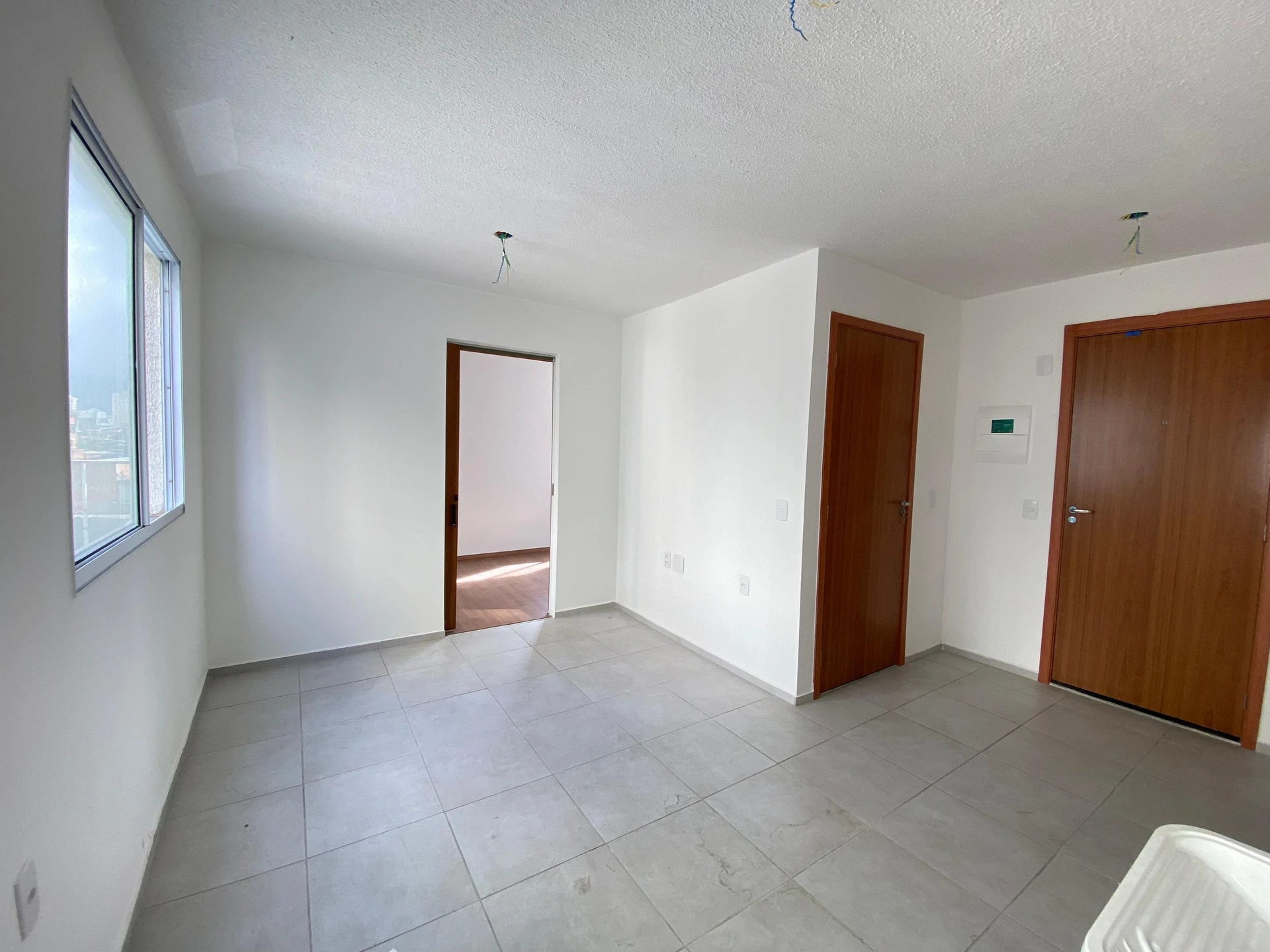One-bedroom apartment with a grill on the balcony — photo 51