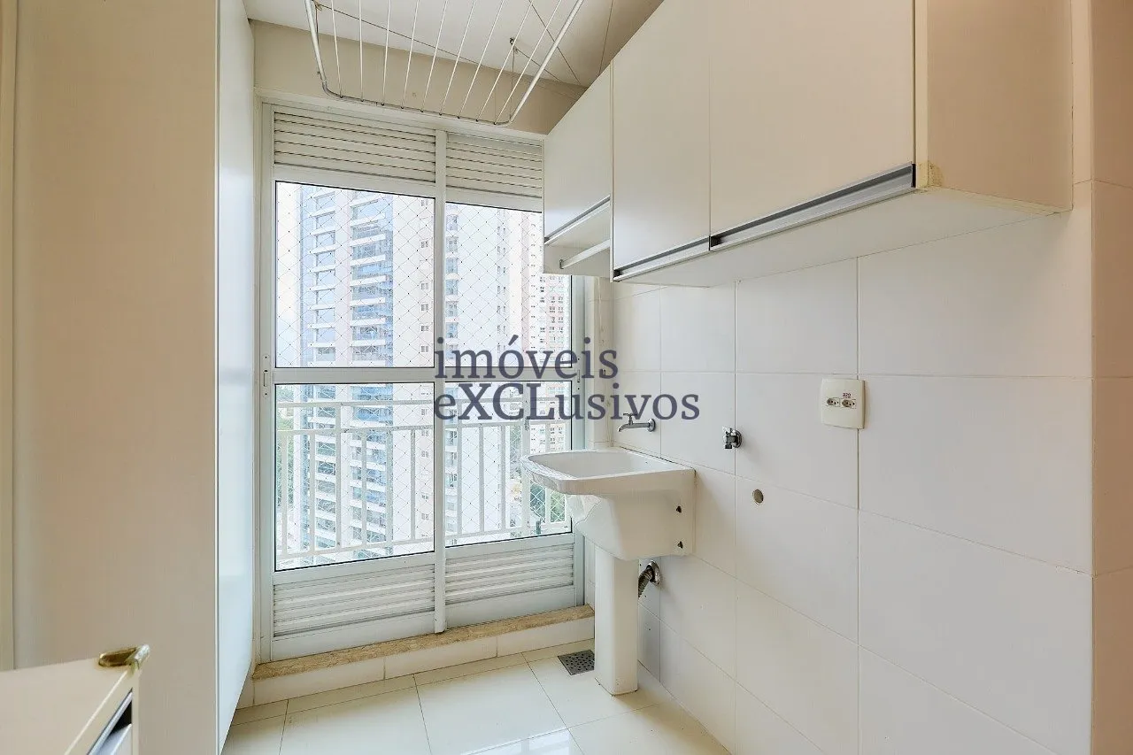 298 m² apartment with 4 bedrooms and laundry area — photo 12