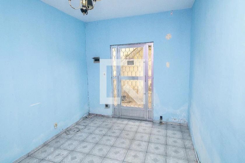 3-bedroom house with private garden and laundry area — photo 25