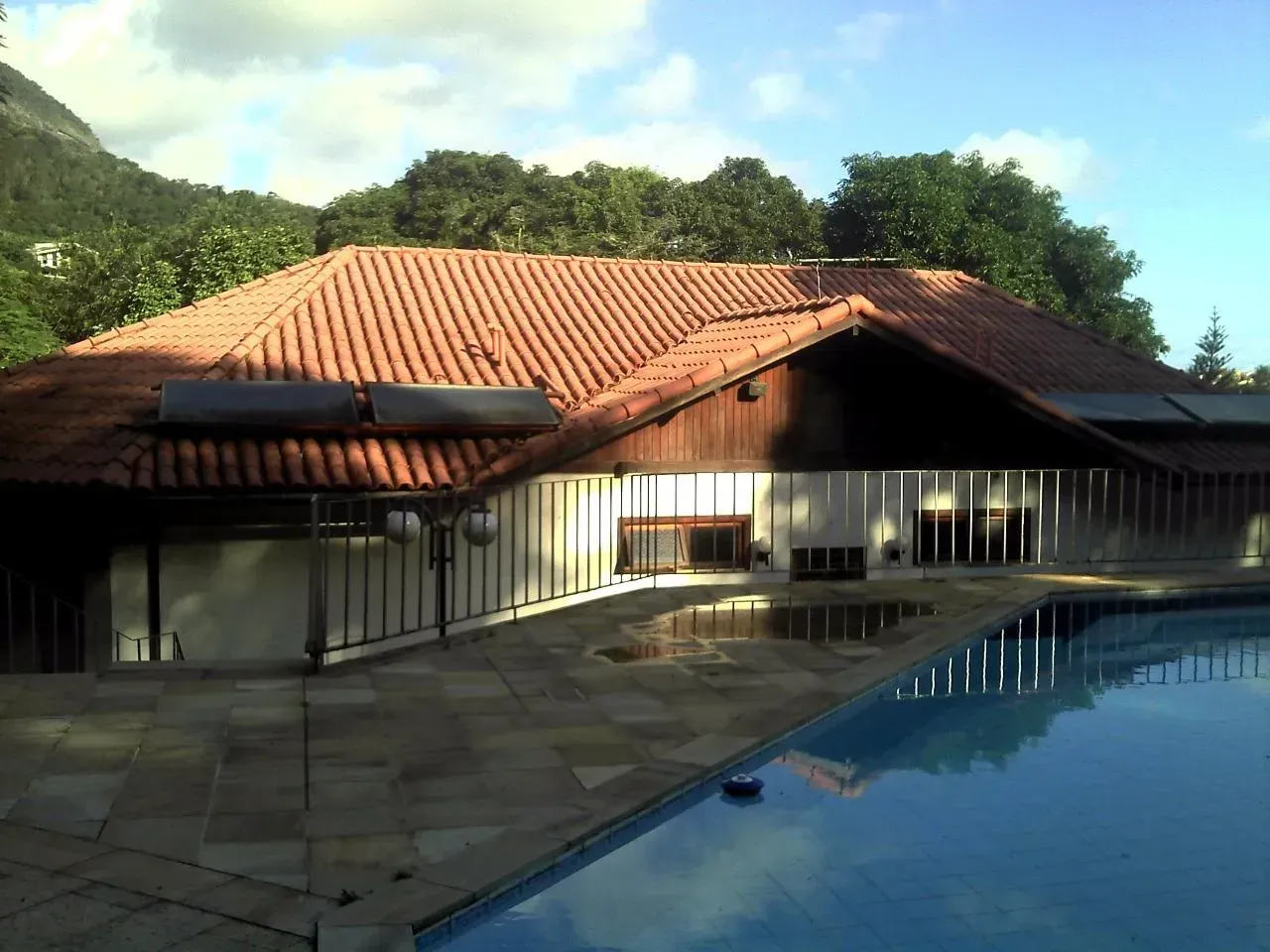 Rental house with 4 bedrooms and balcony barbecue — photo 2