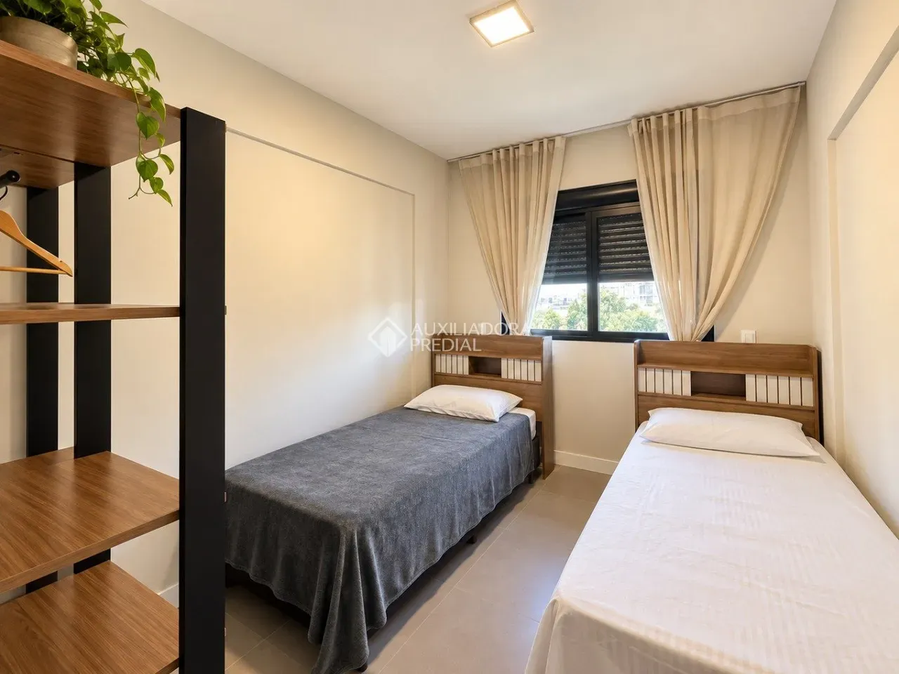 Furnished 2-bedroom apartment with balcony and grill — photo 21
