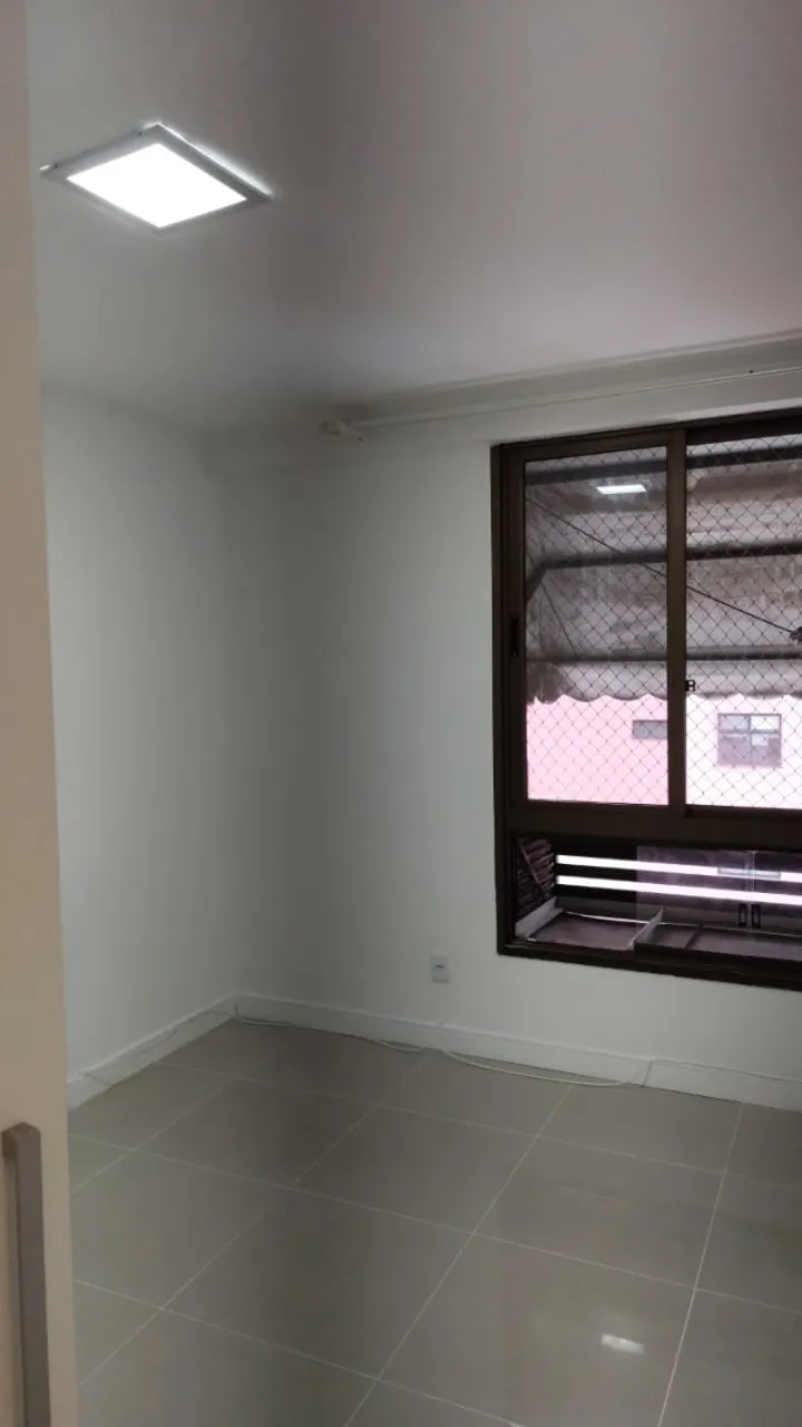 Glass-enclosed balcony in a 3-bedroom apartment, 90 m² — photo 14