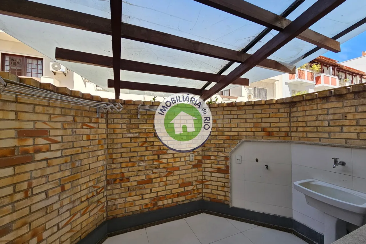 House with 4 bedrooms and 5 bathrooms plus balcony — photo 18