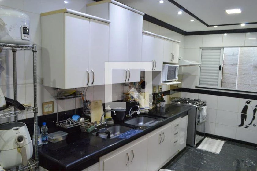 Furnished house with 4 bedrooms and 600 m² — photo 49