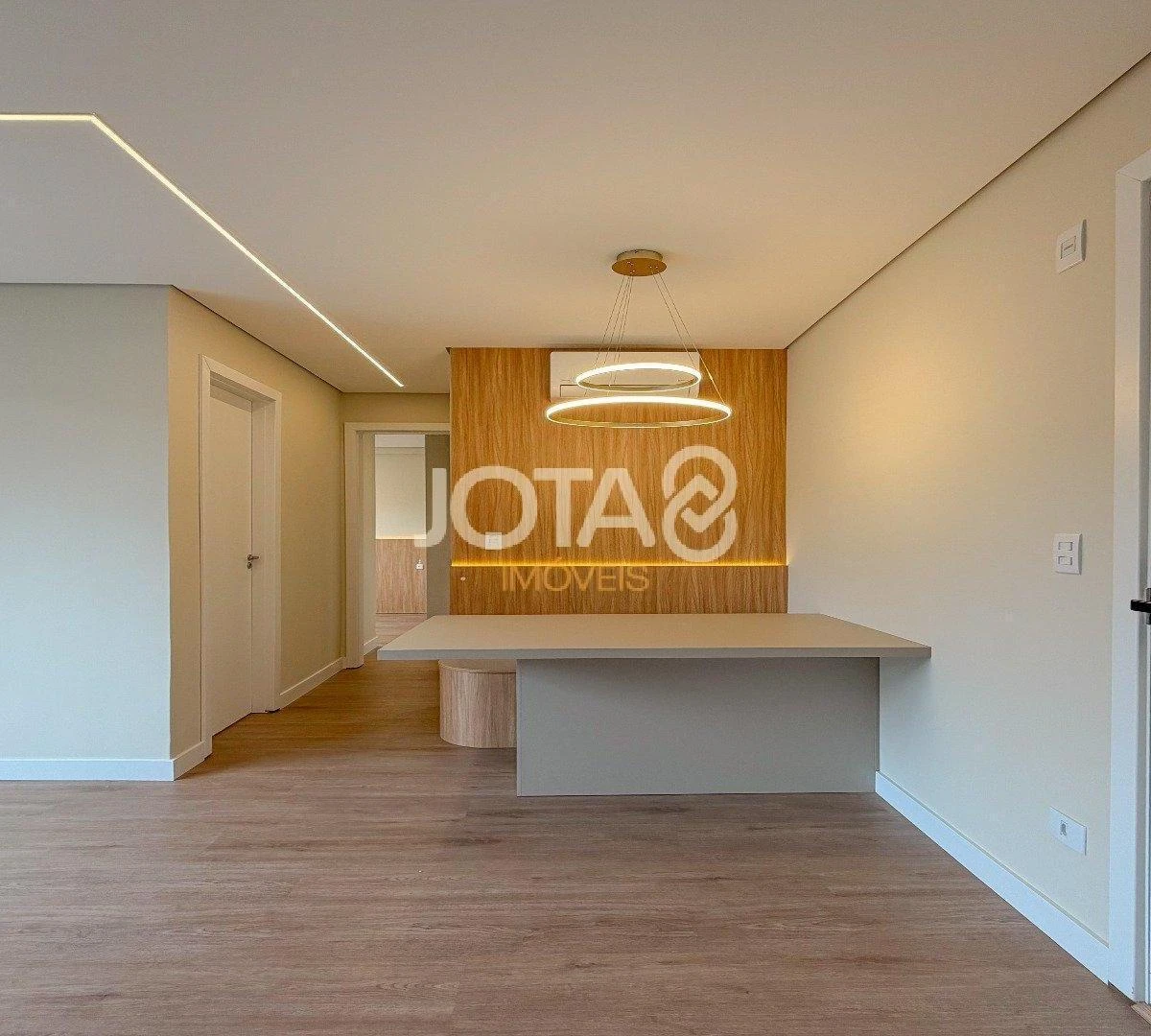 Furnished apartment with 1 parking spot and open-plan kitchen — photo 42