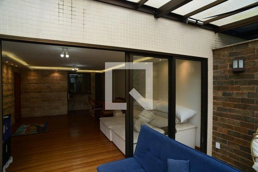 Furnished apartment, 300 m², with a glass-enclosed balcony — photo 17