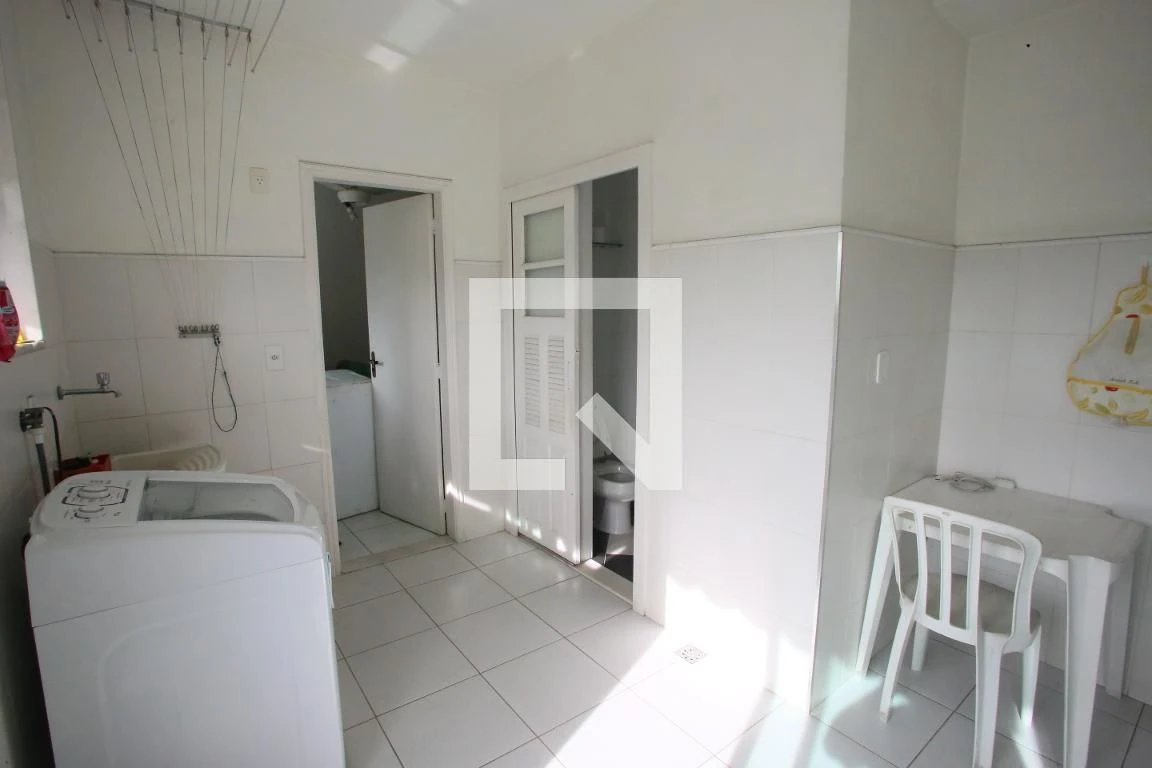 Furnished apartment with 3 bedrooms and a closed kitchen — photo 72