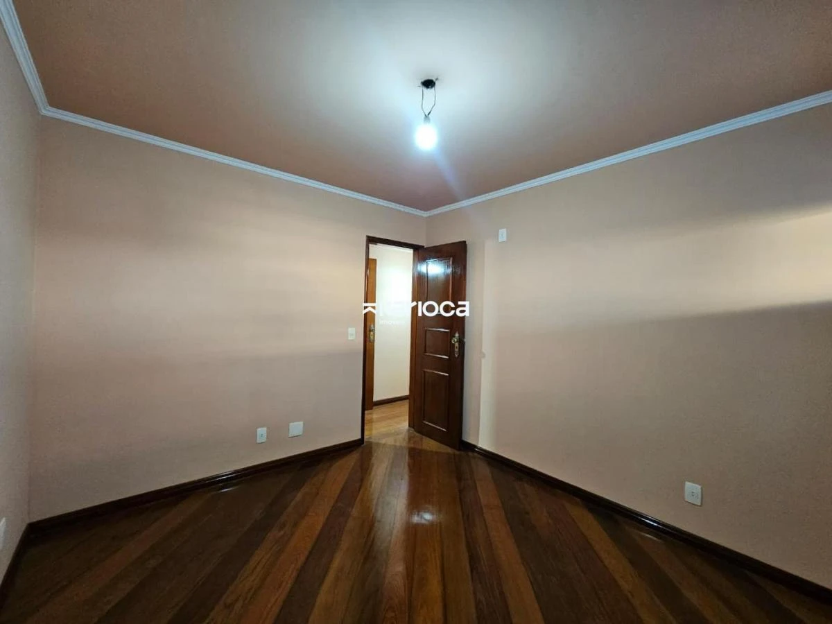 Apartamento de 4 quartos com 3 banheiros e vista — photo 22