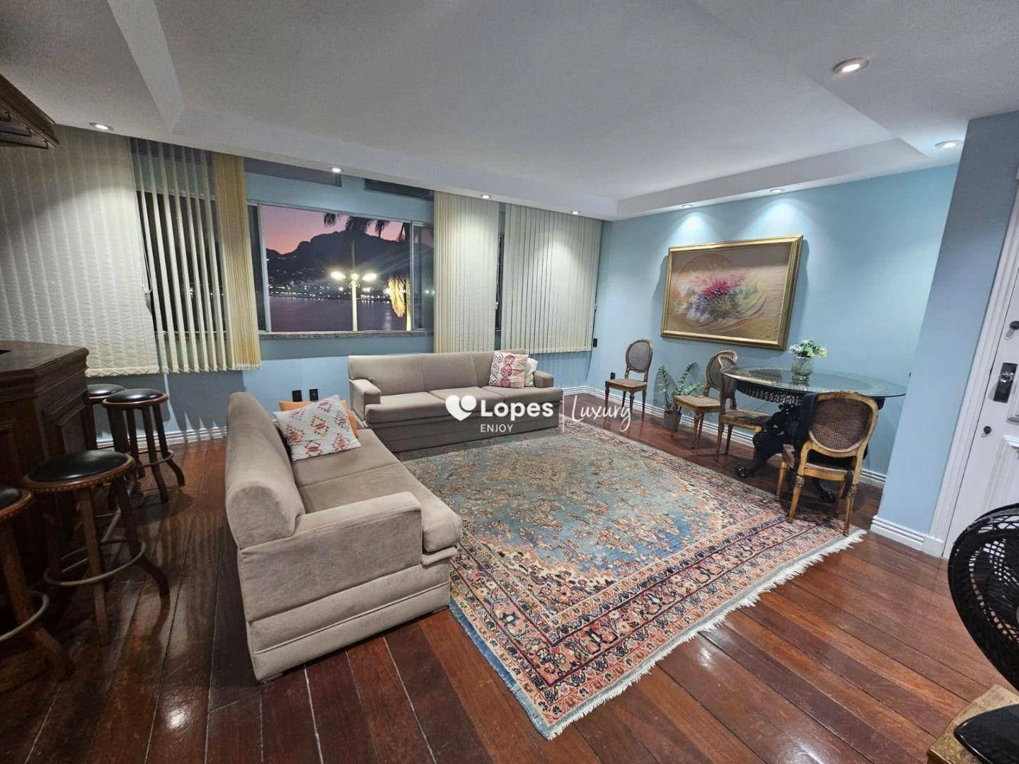 Furnished 3-bedroom apartment with 134 m² — photo 3