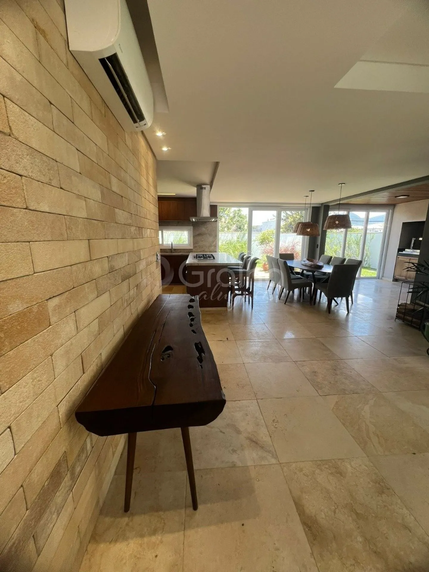 Apartamento com 671 m², 4 suítes e 5 banheiros