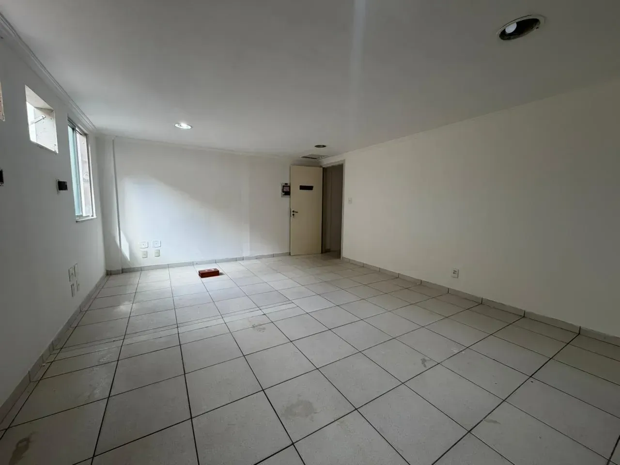 Unfurnished house with 4 bedrooms and built-in kitchen — photo 19