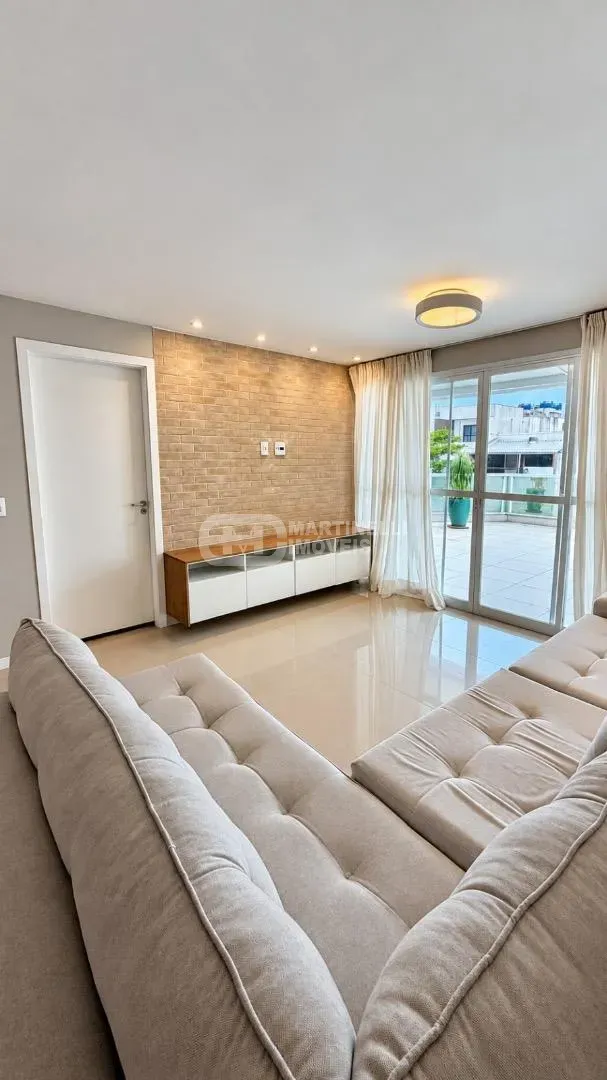 Balcony with a grill in a 3-bedroom apartment, 264 m² — photo 20