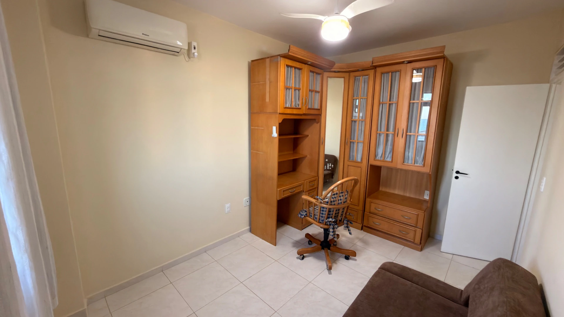 140 m² apartment with a water view and a home office — photo 12