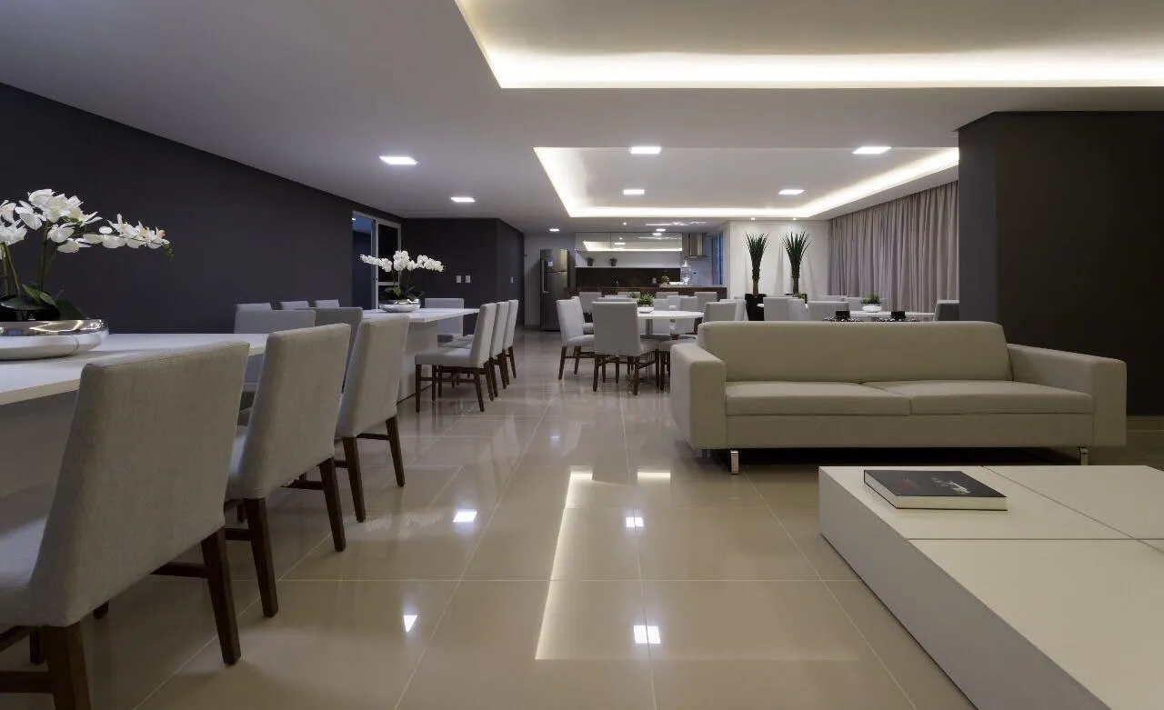 3-bedroom apartment in a building with a gym — photo 18