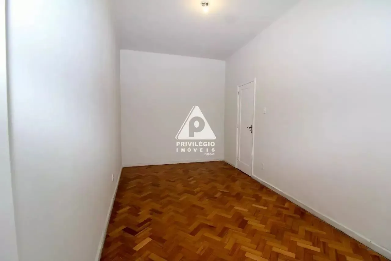 Деревянный пол или ламинат и 2 спальни: квартира 84 м² — photo 14