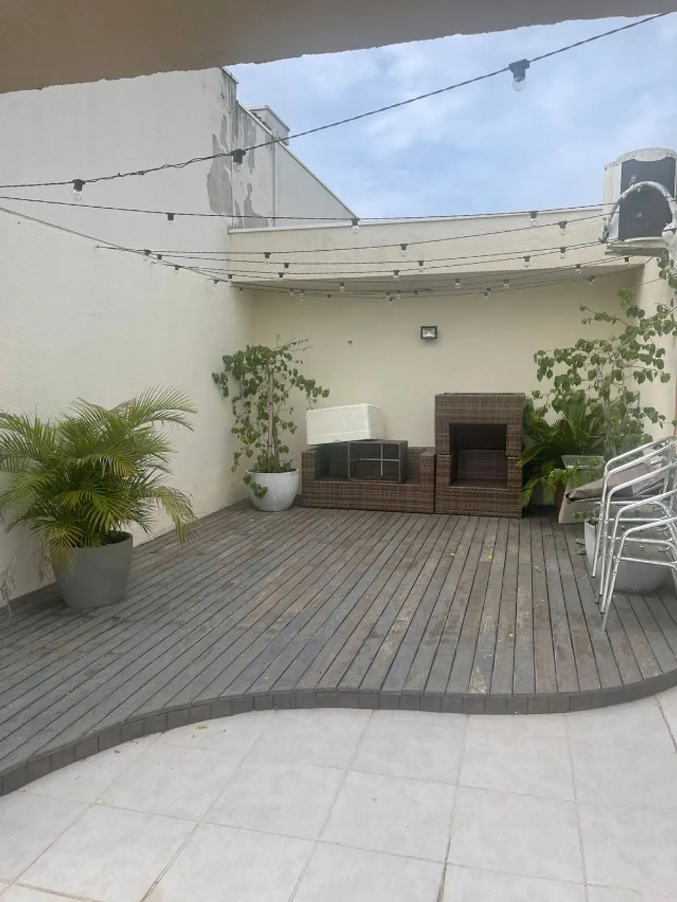 Furnished 211 m² apartment with 3 bedrooms and balcony — photo 8