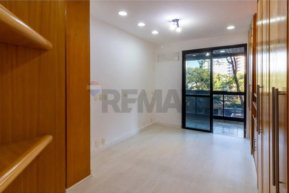217 m² apartment with 4 bedrooms and balcony BBQ — photo 11