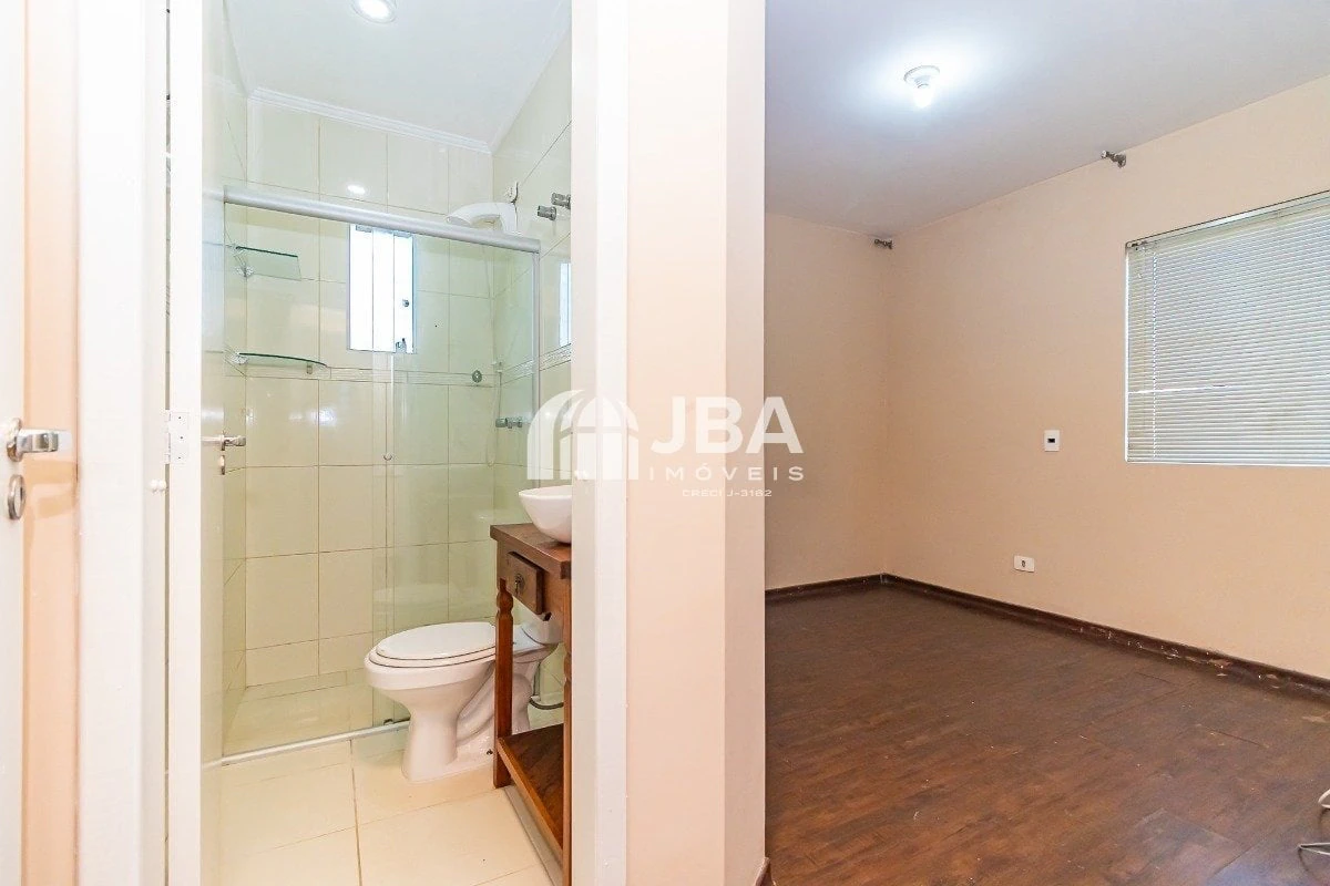 Glass-enclosed balcony in a 3-bedroom house, 85 m² — photo 14