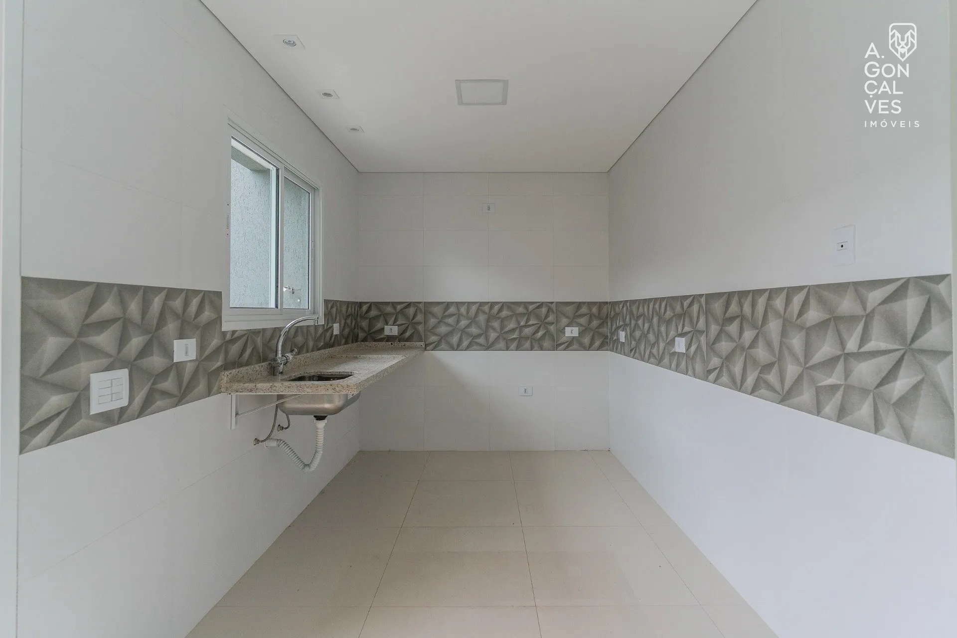 House with 3 bedrooms and an open-plan kitchen — photo 29