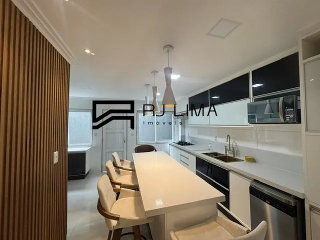 5-bedroom house with a walk-in closet in Rio de Janeiro — photo 2