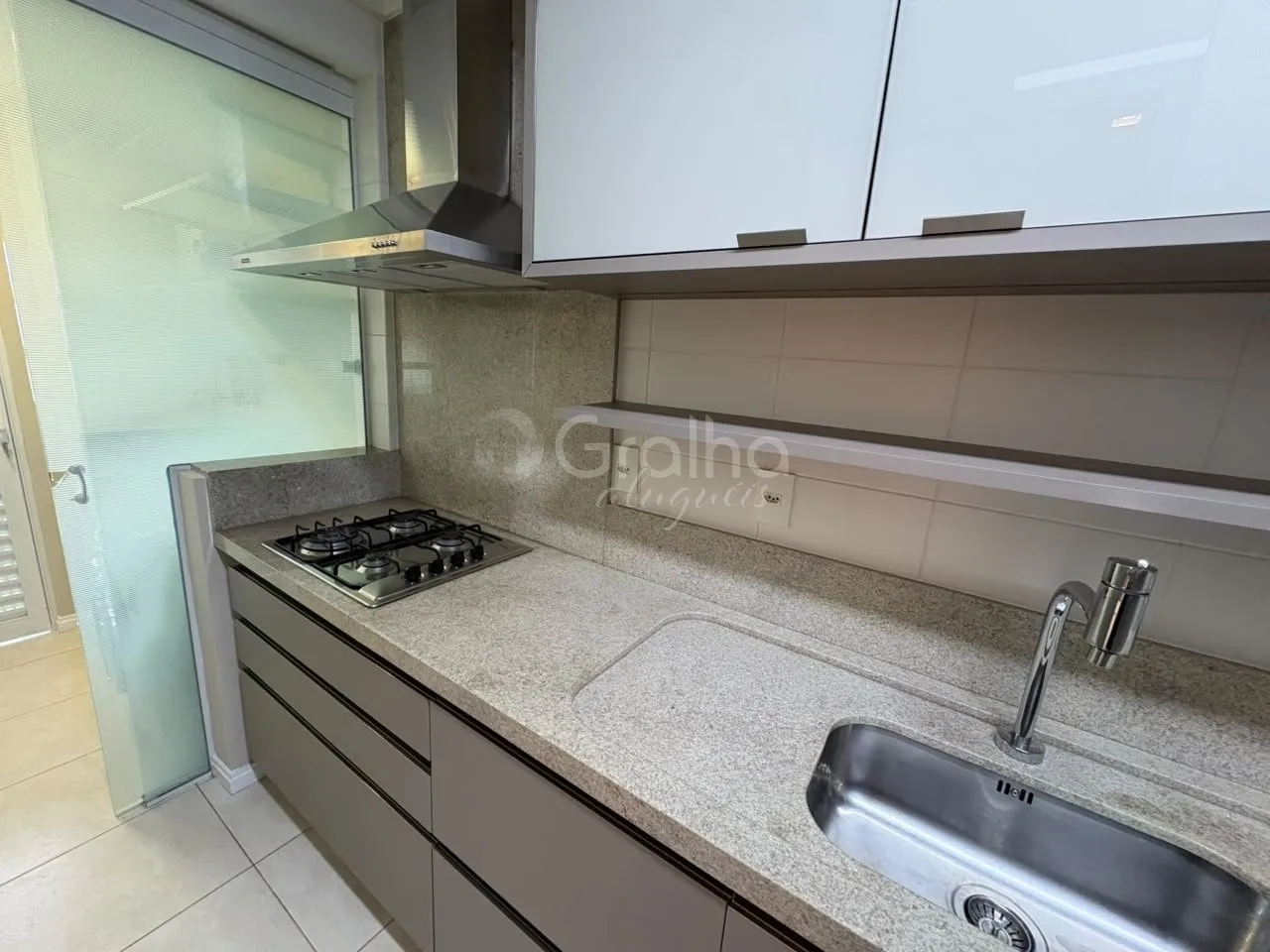 94 m² apartment with a walk-in closet and a dishwasher — photo 29