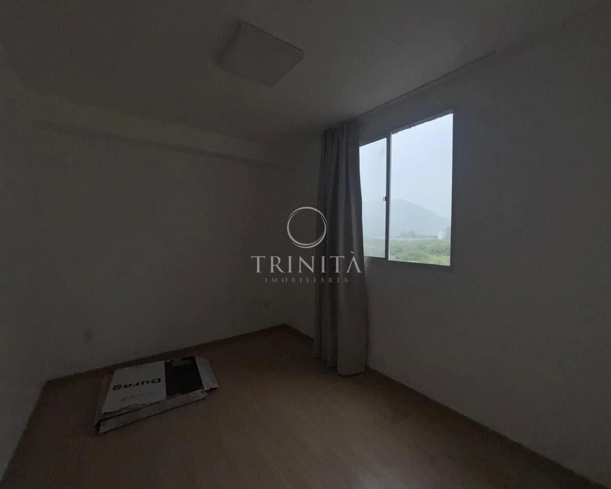 2-bedroom apartment with a mountain view — photo 10