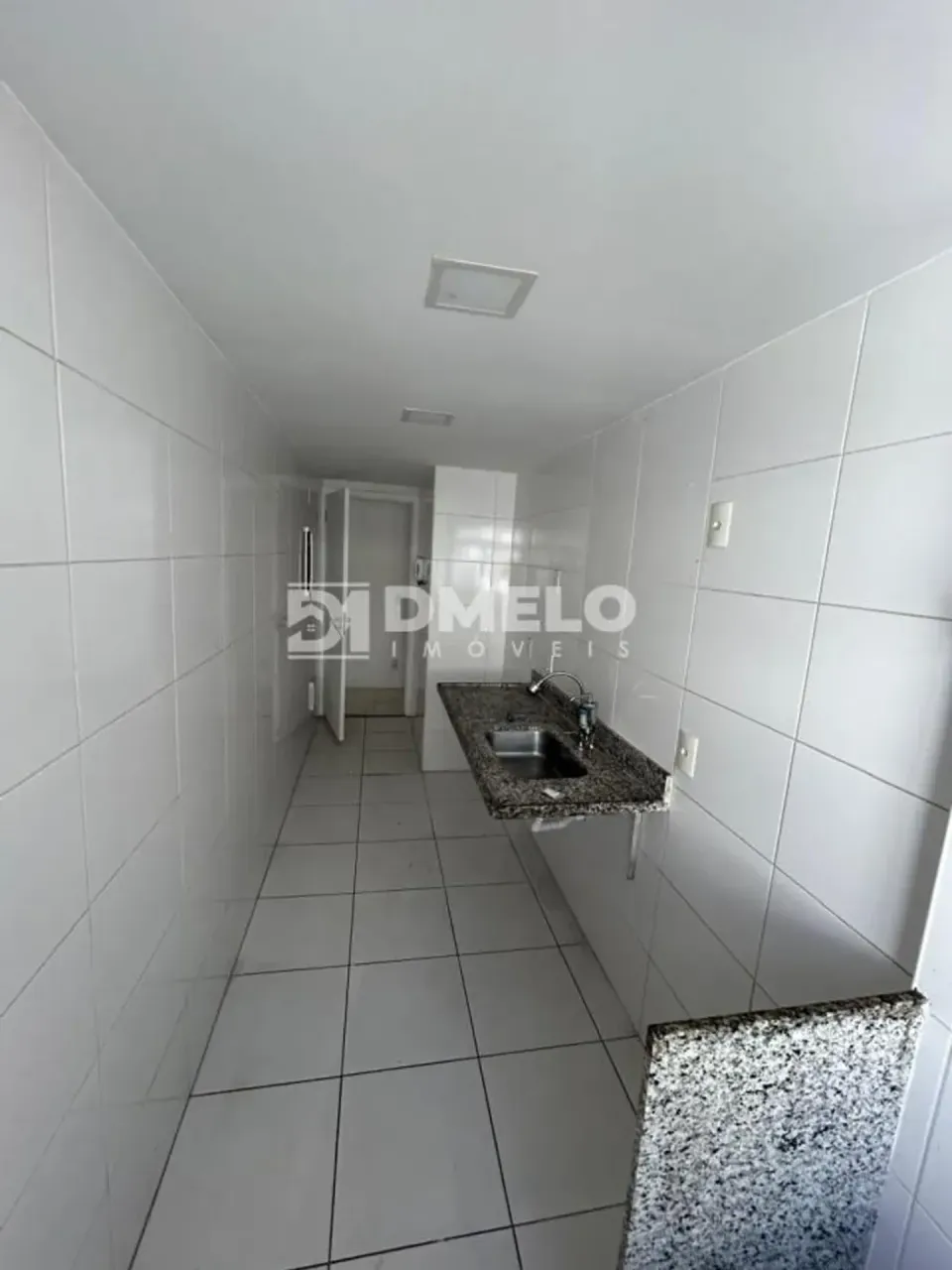 Unfurnished apartment with 3 bedrooms, 3 baths and a closed kitchen — photo 19