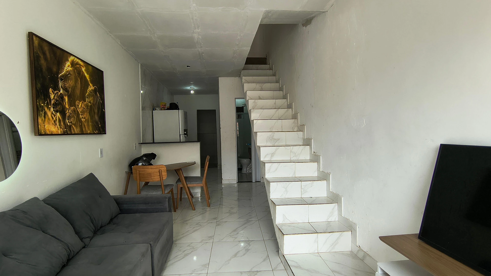 Furnished house with 2 bedrooms and integrated kitchen