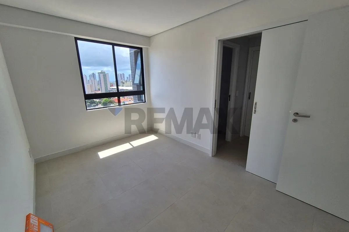 3-bedroom apartment in a building with a gym — photo 29