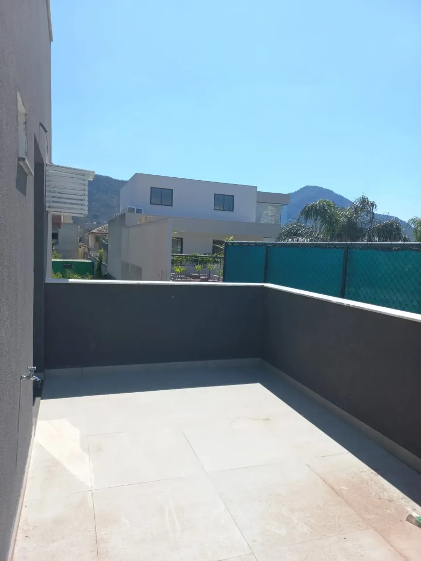 Duplex house with 3 en-suite bedrooms and 300 m² — photo 13