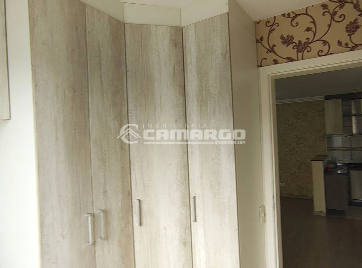 Wood or laminate floors in a 3-bedroom apartment, 56 m² — photo 24