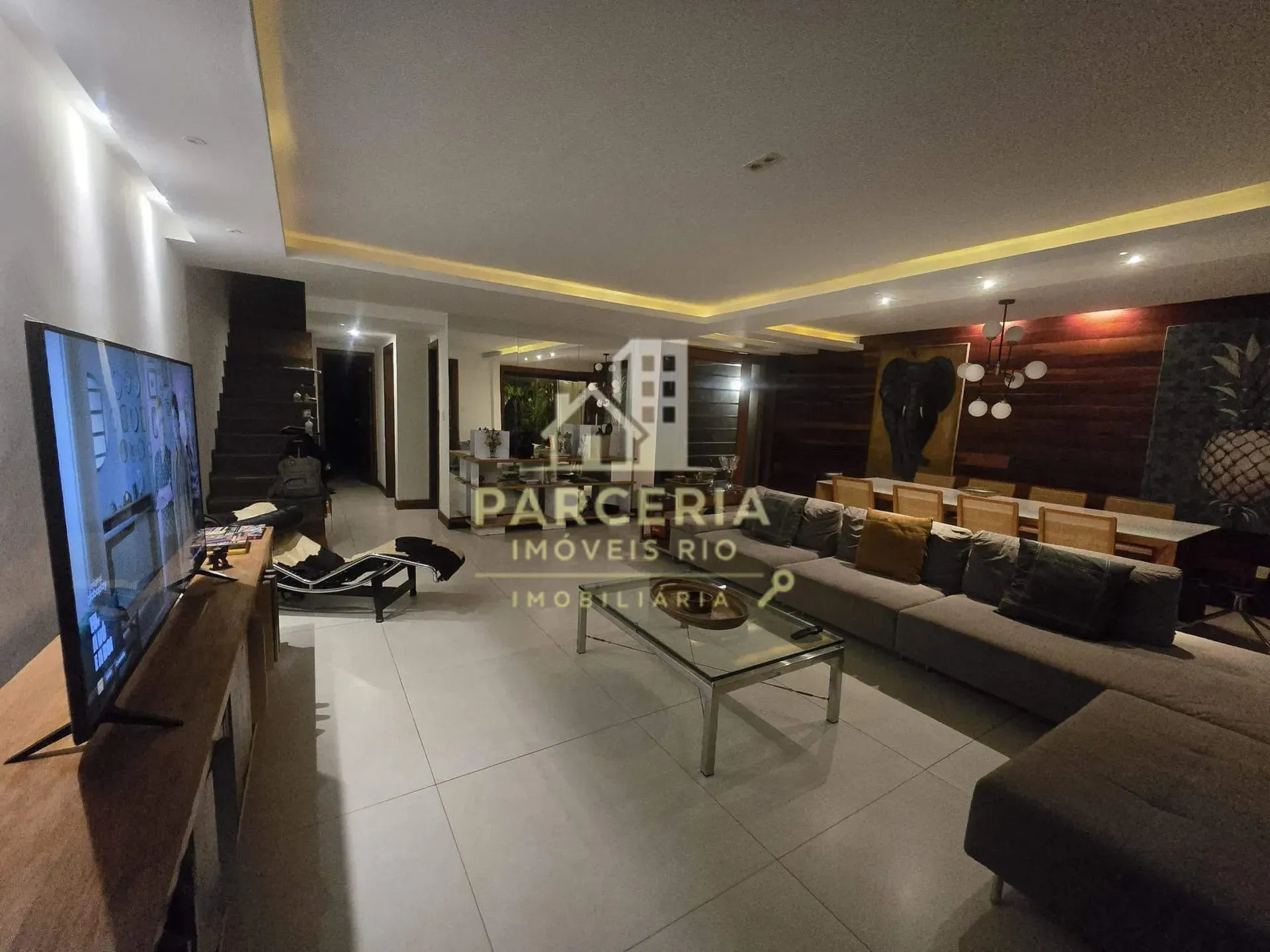 Casa mobiliada com 5 quartos e área de piscina compartilhada — photo 9
