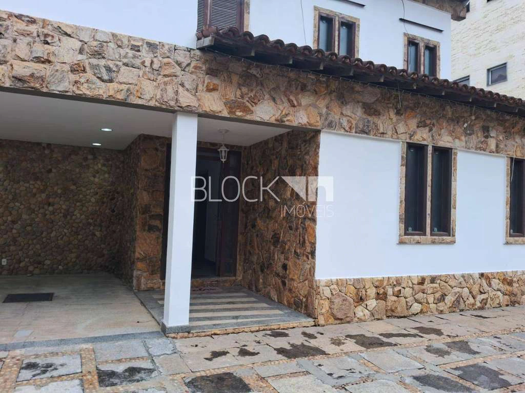 House with 3 bedrooms including 1 suite and 4 baths — photo 7