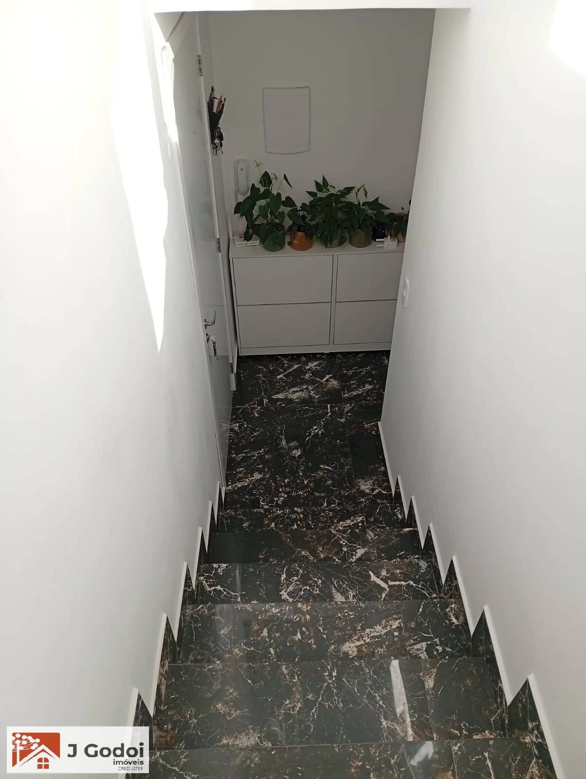 2-bedroom apartment, 1 with its own bathroom, 292 m² — photo 3