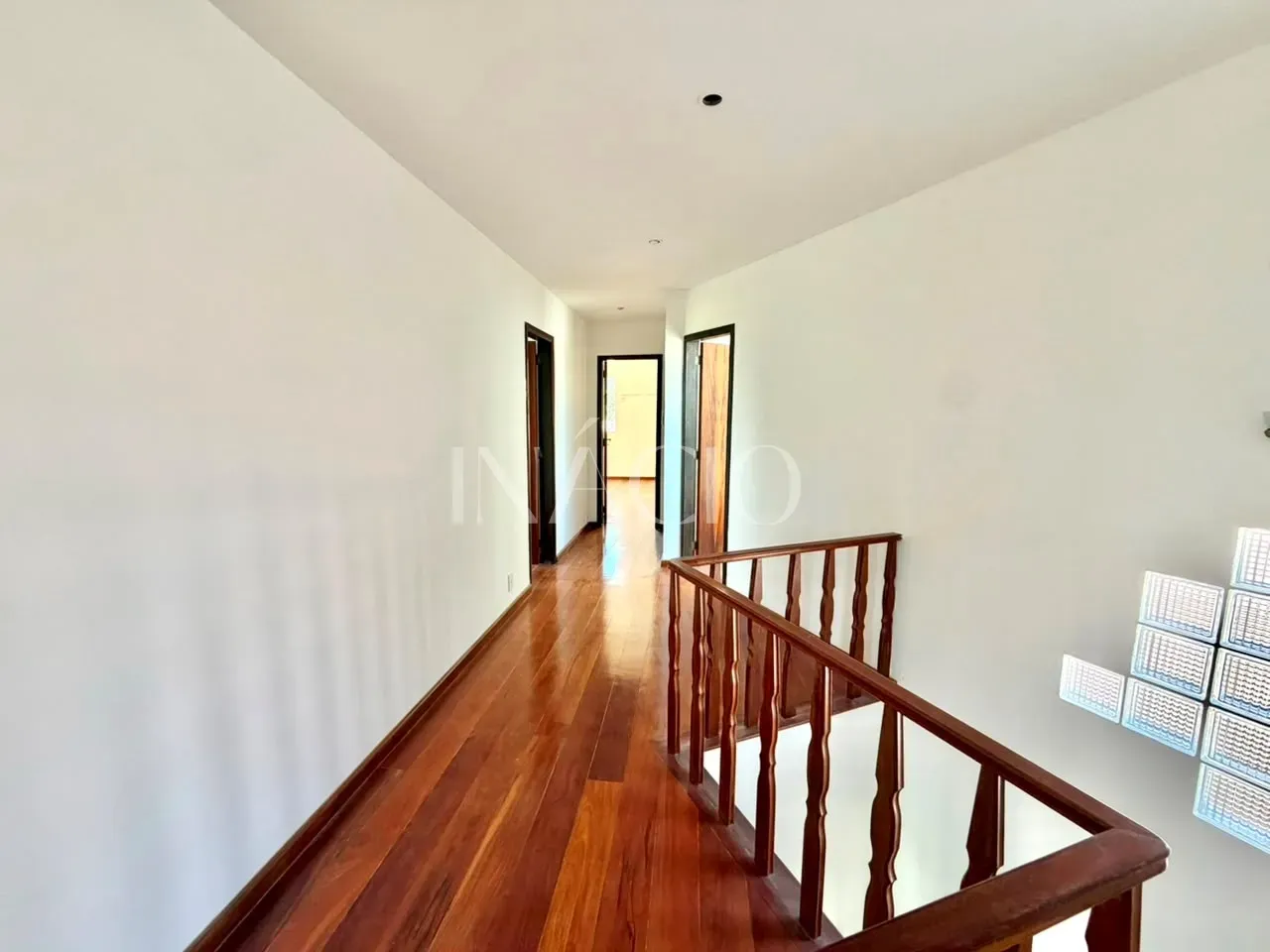 Casa duplex no térreo com 6 quartos e 3 suítes — photo 9