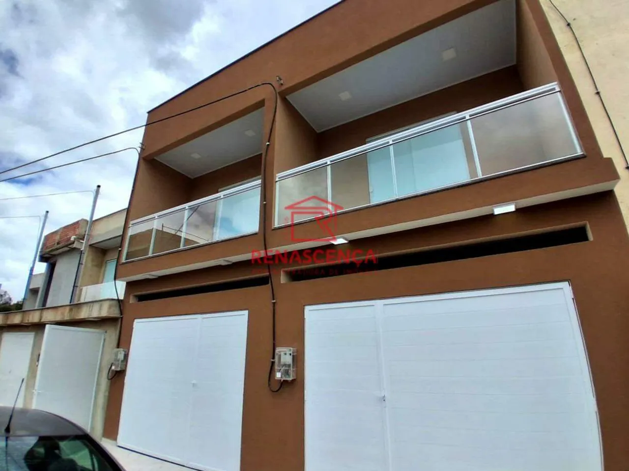 Duplex house with 2 bedrooms and 2 bathrooms