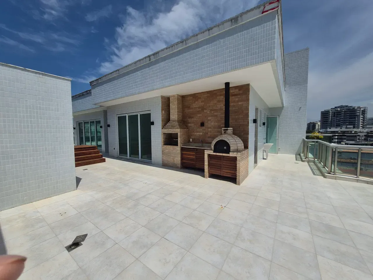 Furnished apartment with 5 bedrooms and shared pool area — photo 21