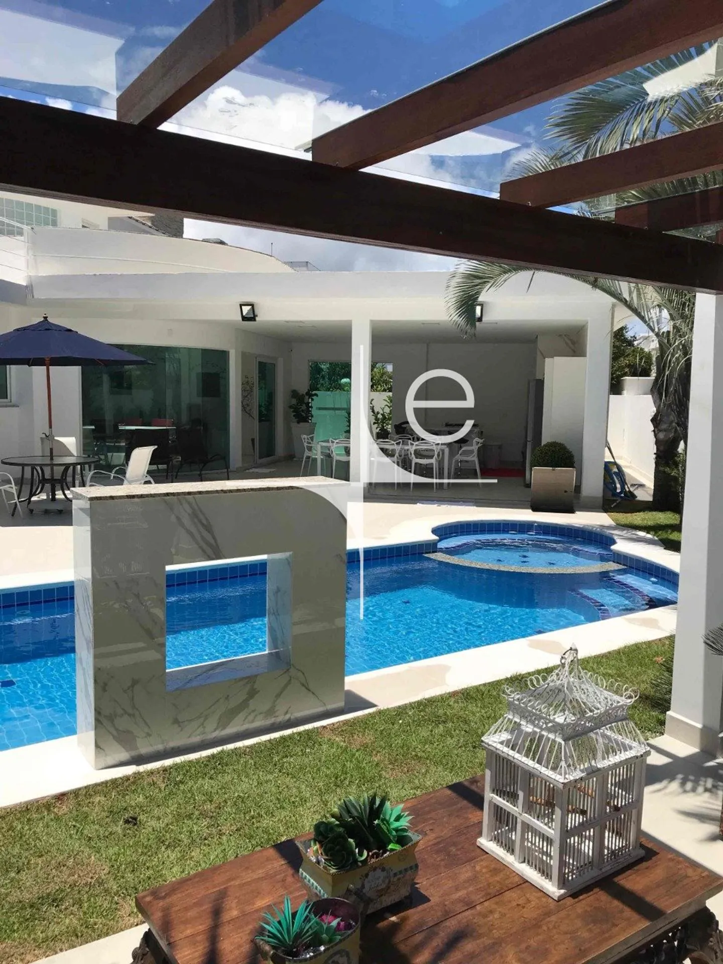 Furnished house with 7 bedrooms and a balcony BBQ — photo 40