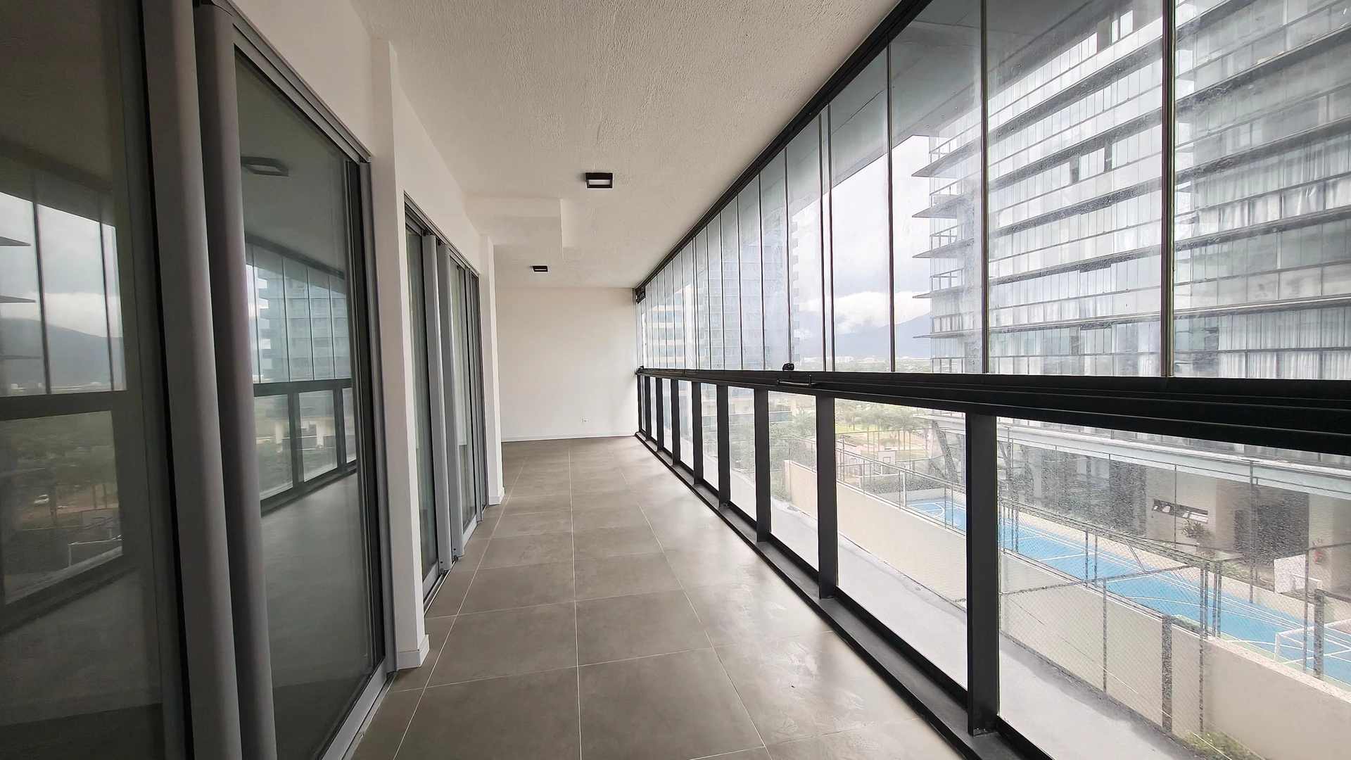 Apartamento com 2 quartos e varanda envidraçada — photo 9