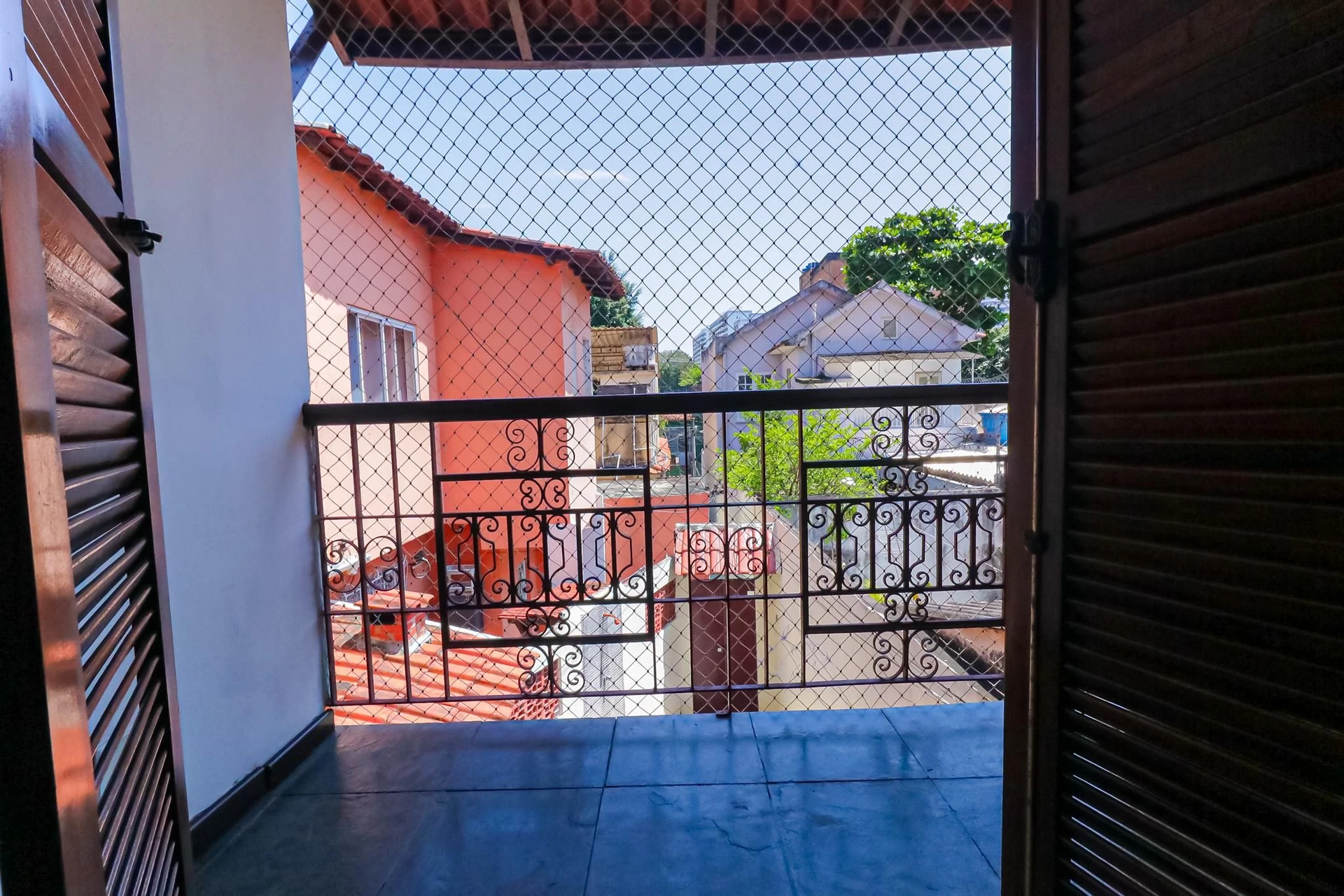 House, 240 m², with a jacuzzi — photo 12