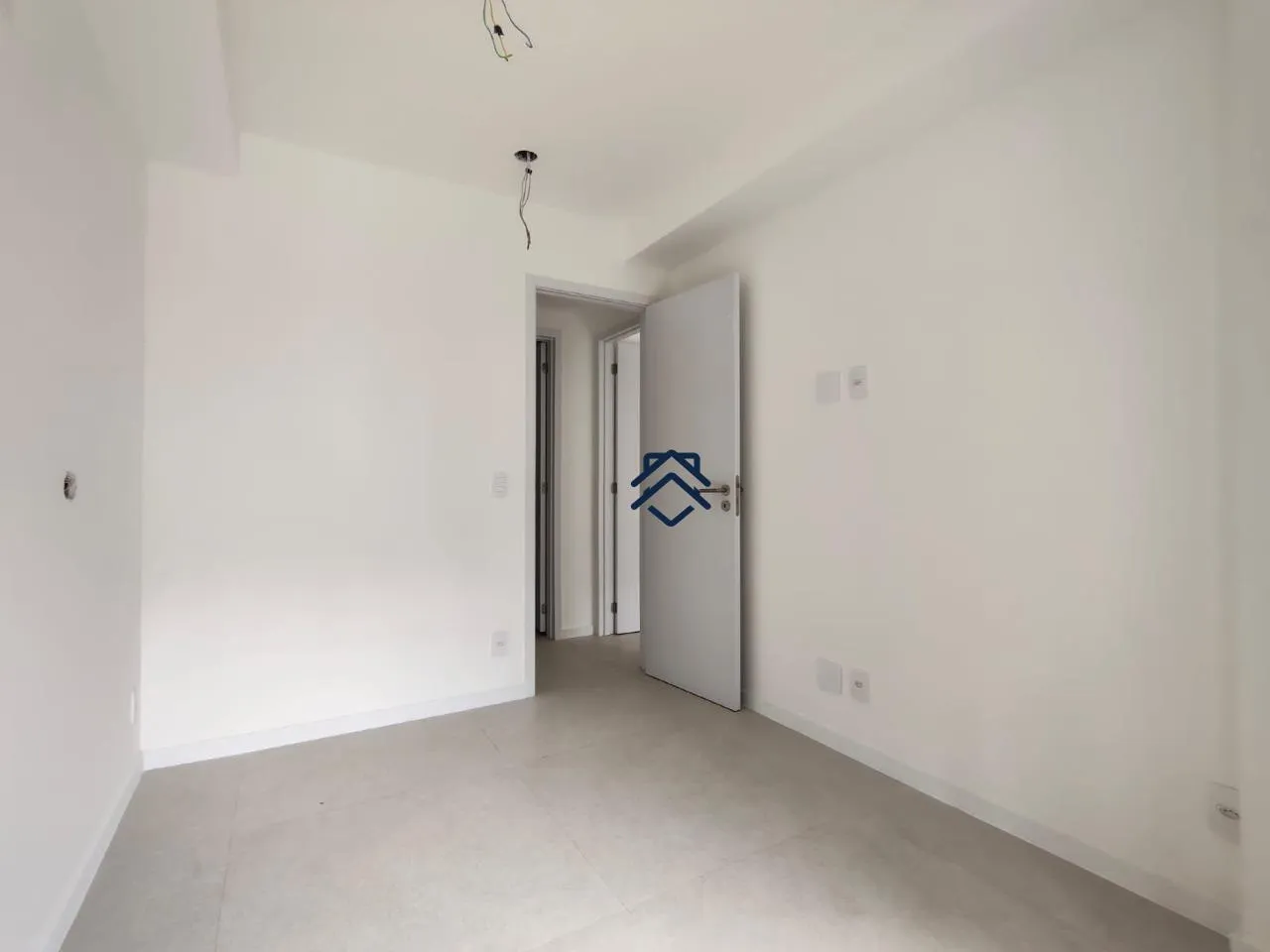 2-bedroom apartment with a mountain view — photo 21