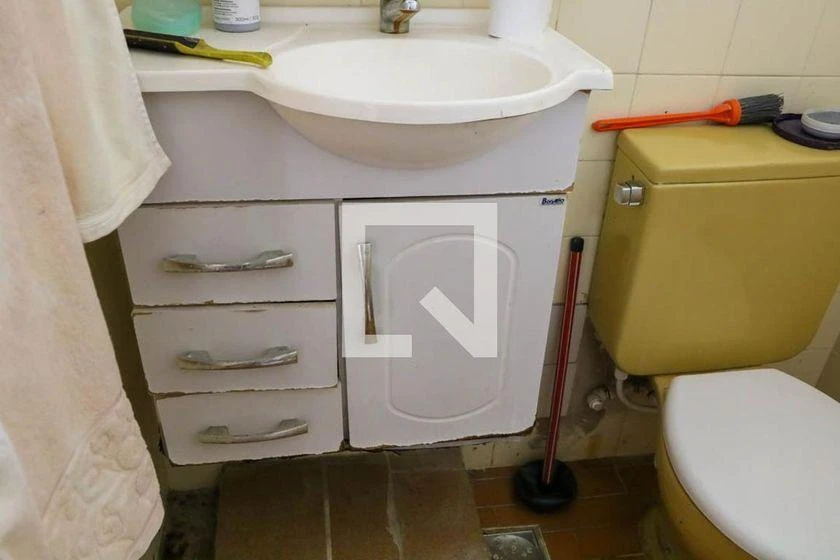 Furnished 2-bedroom apartment with 1 bathroom — photo 29