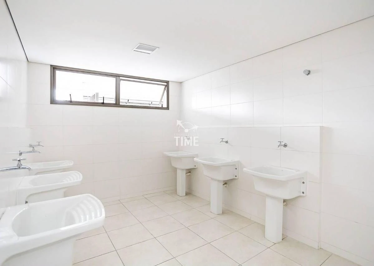 2-bedroom apartment with a home office in Curitiba — photo 45