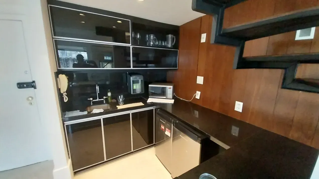 Furnished 1-bedroom apartment with 2 bathrooms — photo 17