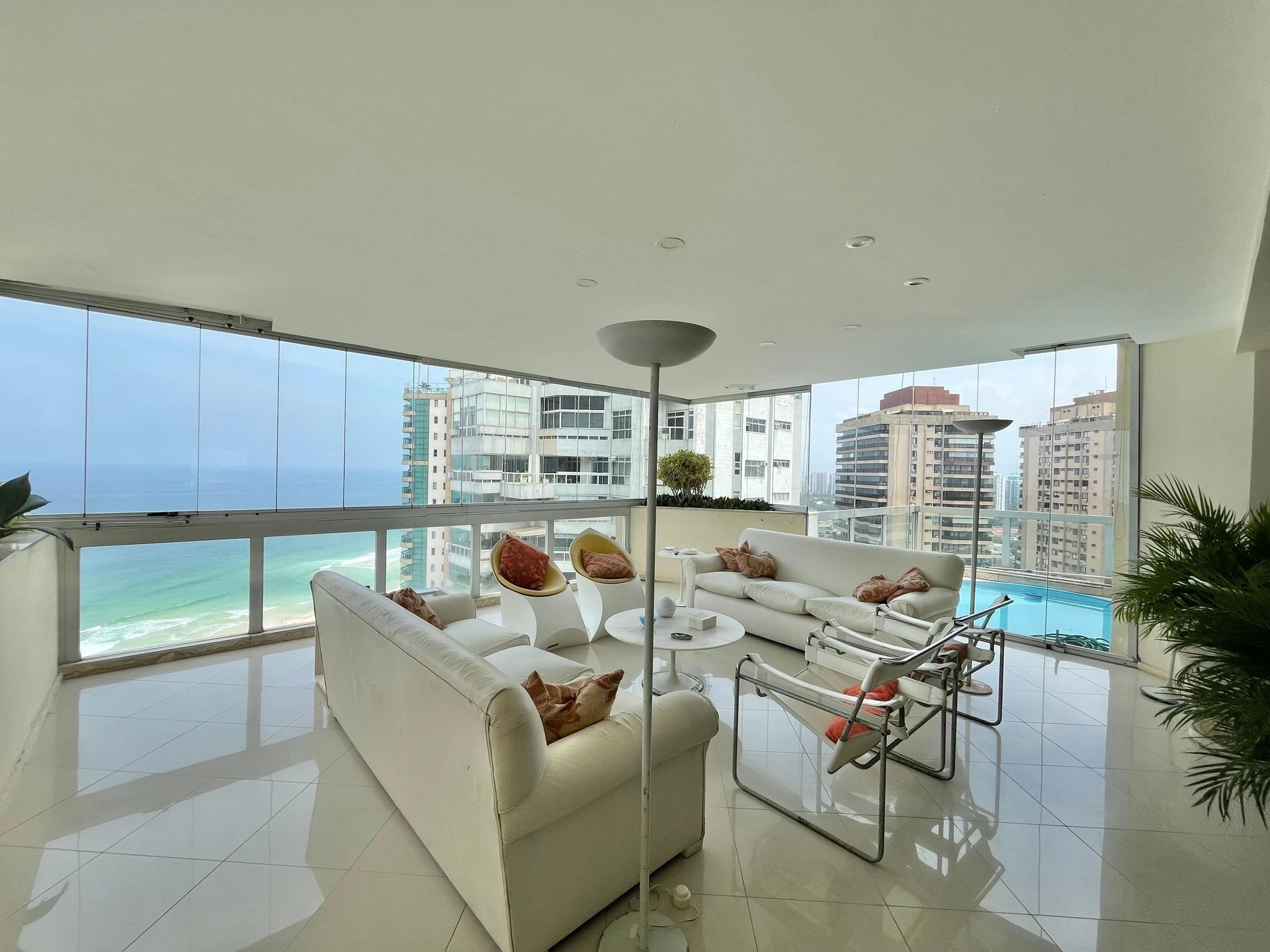 Furnished apartment, 450 m², with a water view — photo 3