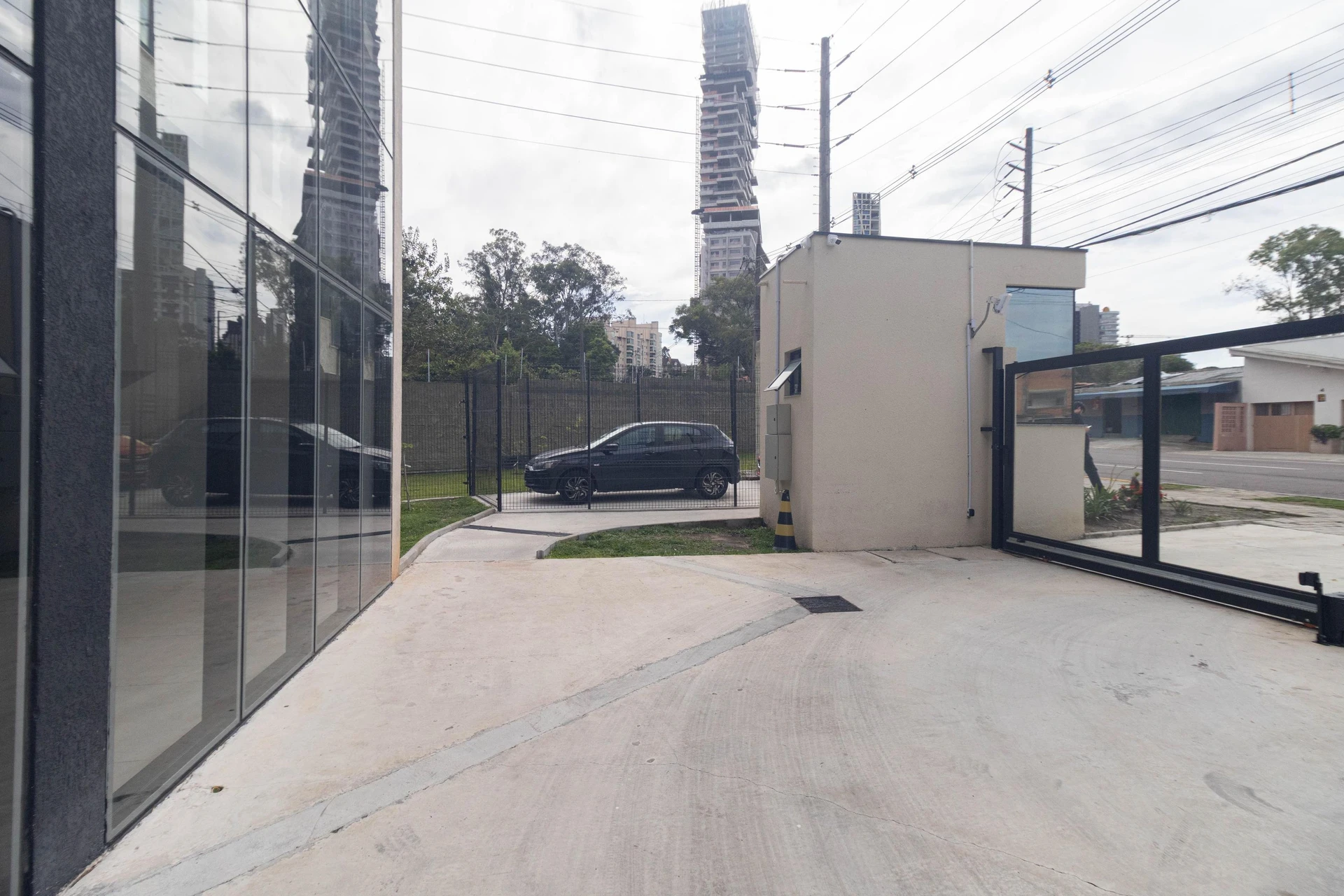 2-bedroom apartment with a washing machine in Curitiba — photo 6