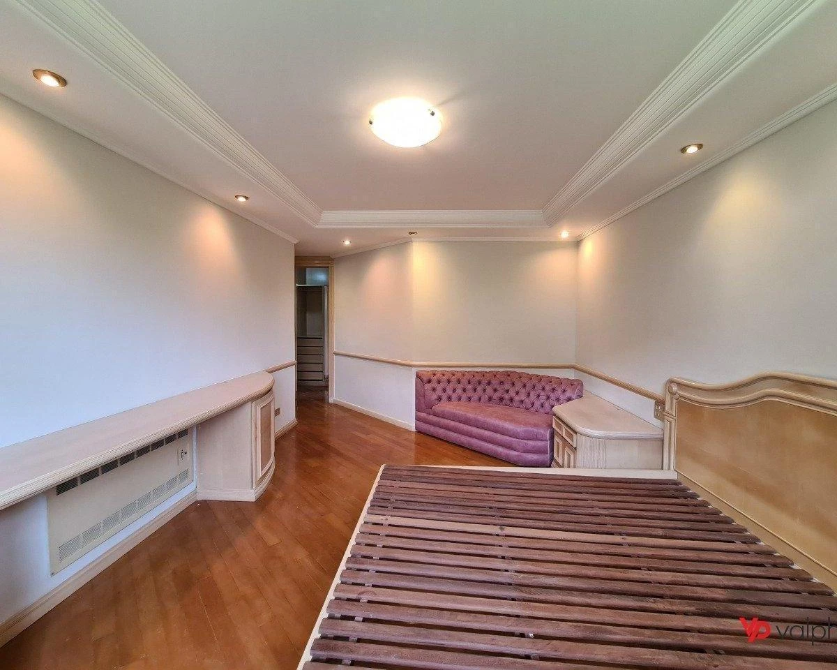 Condo house with 3 bedrooms and 5 bathrooms — photo 35