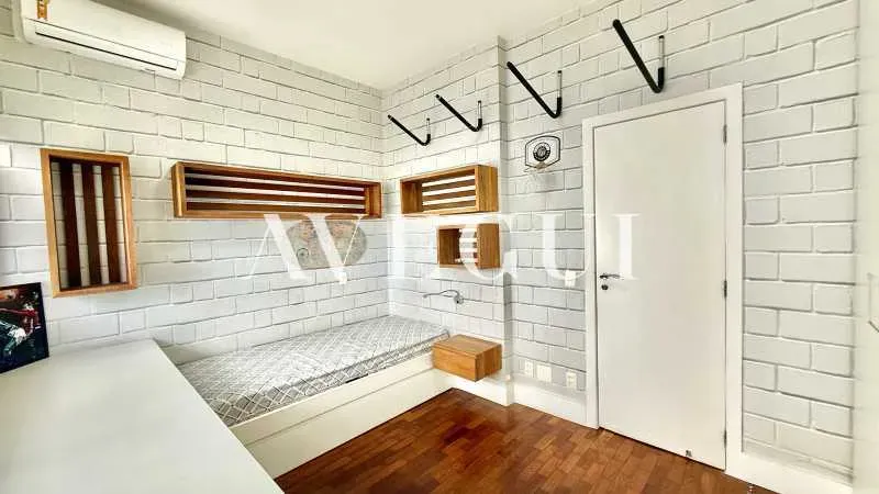Furnished 4-bedroom apartment with 140 m² — photo 16